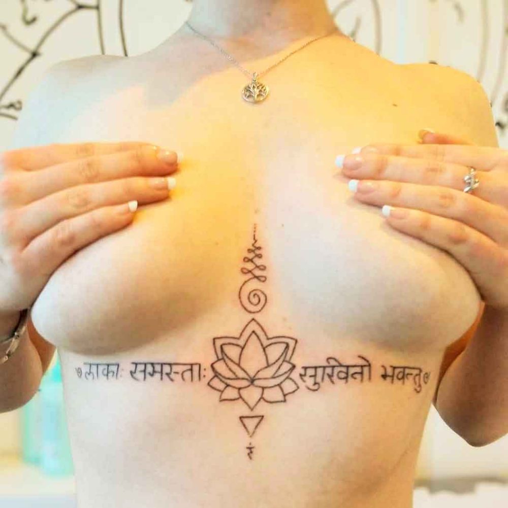 Tatouage Mantra Lotus